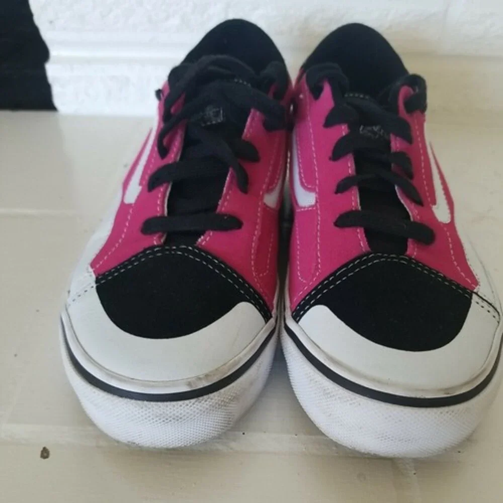 Vans Black White Magenta Skate Shoes Pink Trujillo youth size 6 EUC boys girls